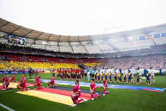 Players of Spain and Germany
