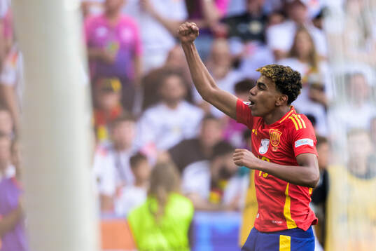 Lamine Yamal of Spain celebrates