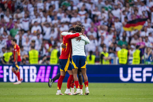 Ferran Torres, Lamine Yamal and Nicholas Williams of Spain