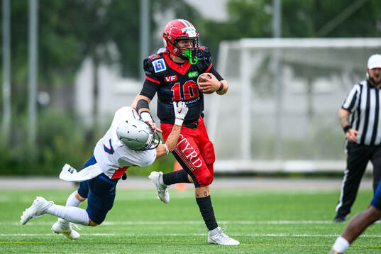 Stockholm Mean Machines Leo Spagnoli och Carlstad Crusaders