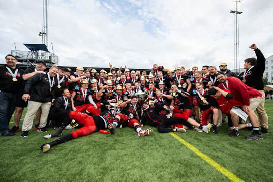 Carlstad Crusaders spelare jublar
