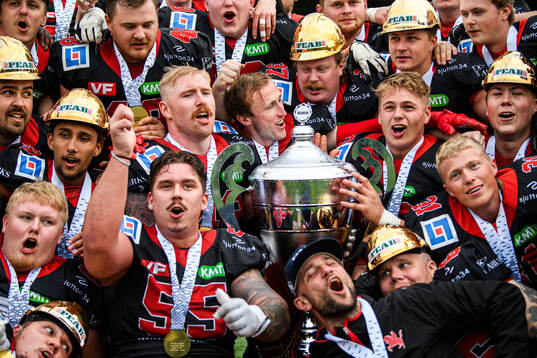 Carlstad Crusaders spelare jublar