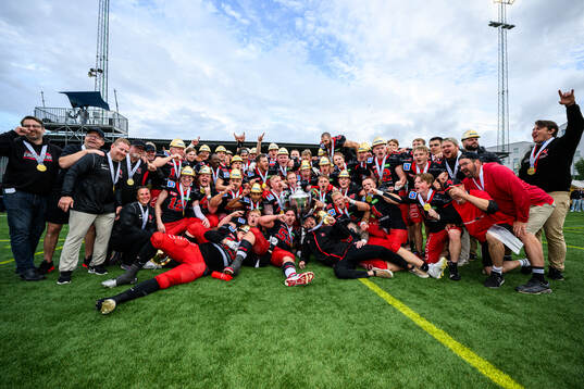 Carlstad Crusaders spelare jublar