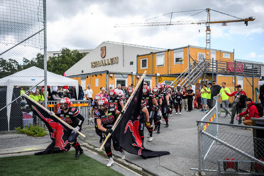Carlstad Crusaders spelare gör entré