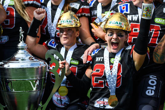Carlstad Crusaders Svea Sköld jublar