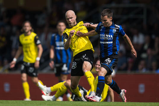 Mjällbys Viktor Gustafson och Sirius Leo Walta