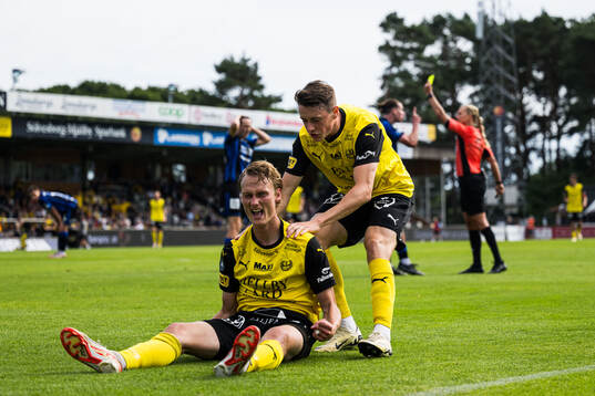 Mjällbys Alexander Johansson och Elliot Stroud
