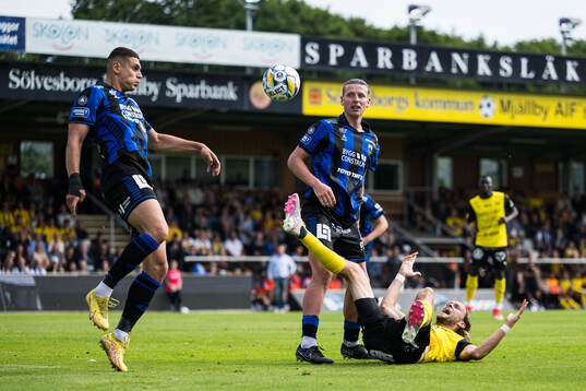 Sirius Yousef Salech och Andreas Murbeck mot Mjällbys Tom