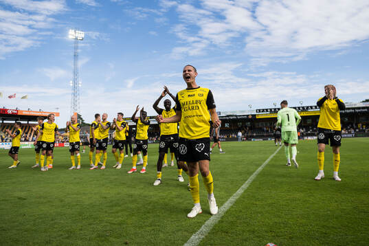Mjällbys Rasmus Wikström jublar