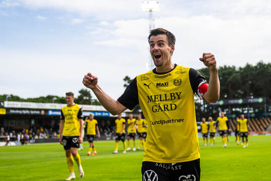 Mjällbys Jesper Gustavsson jublar