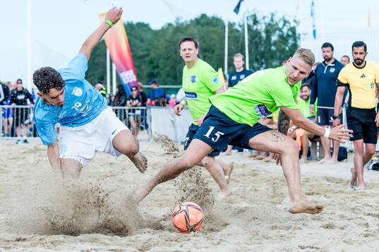 Lund FCs Erdon Mustafa och Bemannia FCs Marcus Kettler