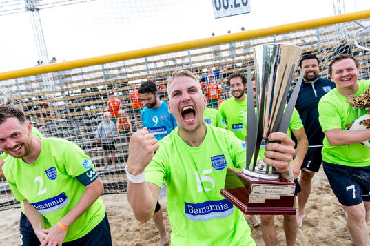 Bemannia FCs Marcus Kettler jublar