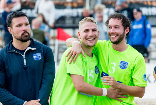 Bemannia FCs Marcus Kettler och Jesper Bolander jublar