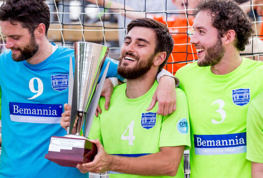 Bemannia FCs målvakt Simon Turesson, Nils Lavah och Jesper