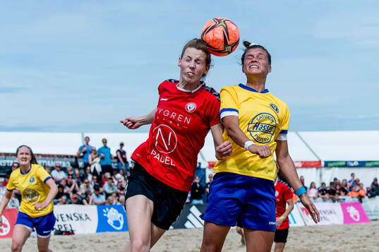Kristianstads DFFs Amanda Edgren och Vetlanda Uniteds
