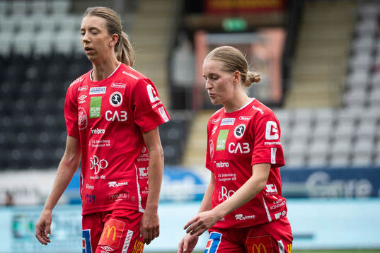 KIF Örebros Wilma Öhman och Beatrice Gärds deppar