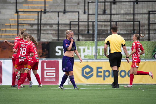 Djurgårdens Therese Åsland deppar