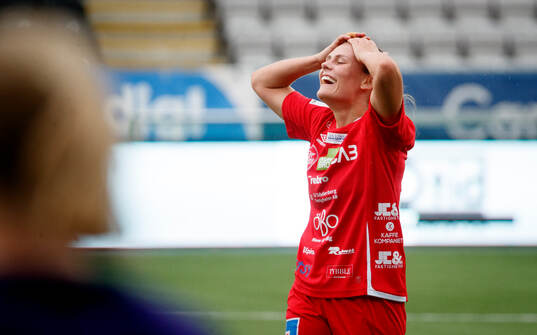 KIF Örebros Maja Bodin jublar vid slutsignalen
