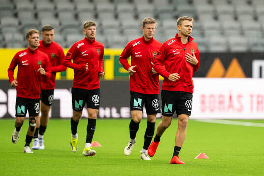Brommapojkarnas spelare värmer upp