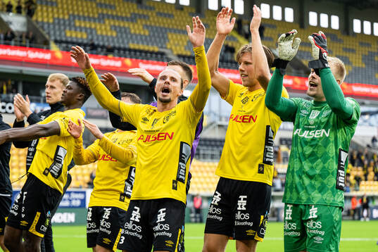 Elfsborgs Niklas Hult, Noah Söderberg och målvakt Isak