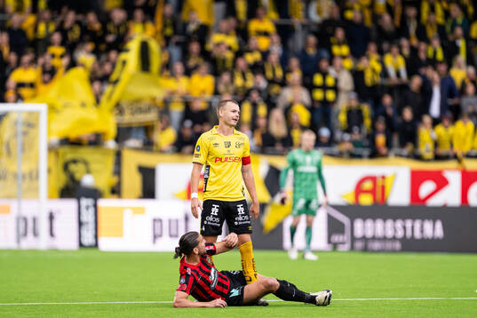 Elfsborgs Gustav Henriksson och Brommapojkarnas Nikola Vasic