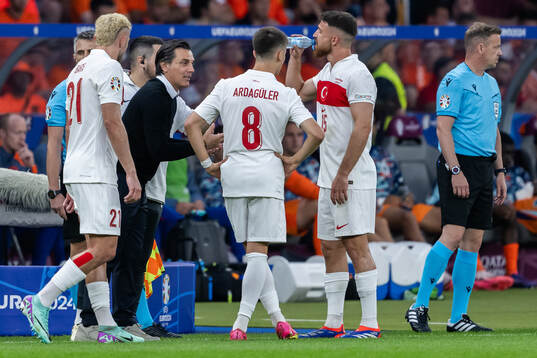 Head coach Vincenzo Montella, Baris Alper Yilmaz, Arda