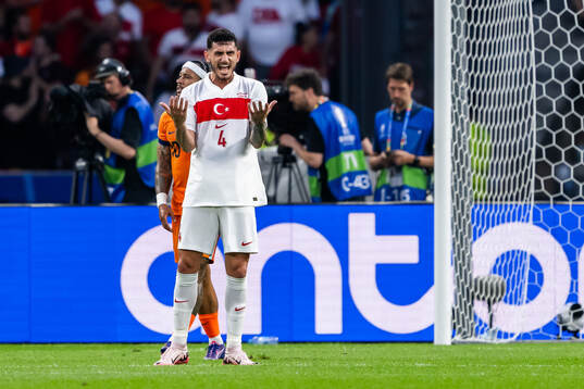 Samet Akaydin of Turkey reacts