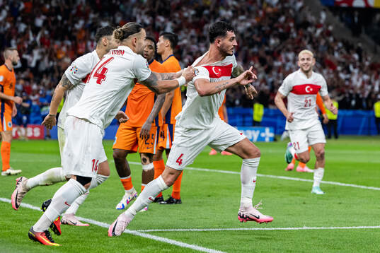 Samet Akaydin of Turkey celebrates