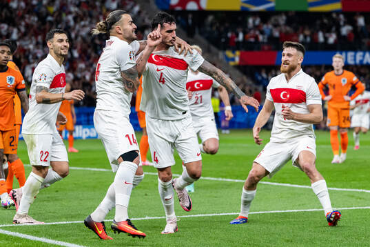 Samet Akaydin of Turkey celebrates