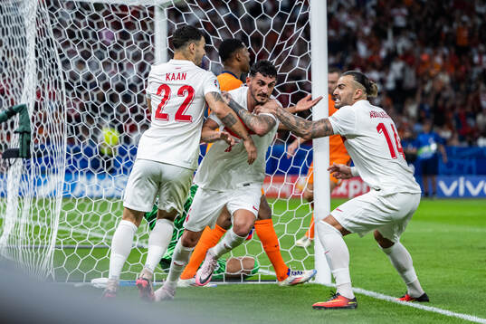 Samet Akaydin of Turkey celebrates