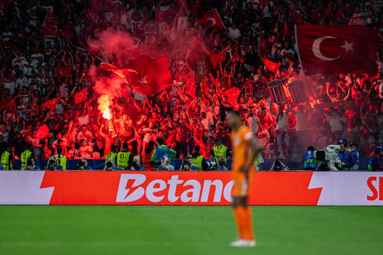 Supporters of Turkey