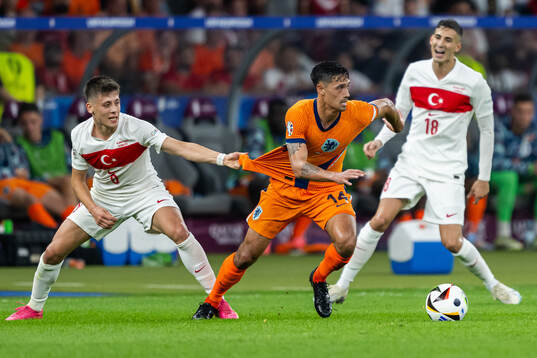 Arda Guler of Turkey and Tijjani Reijnders of Netherlands