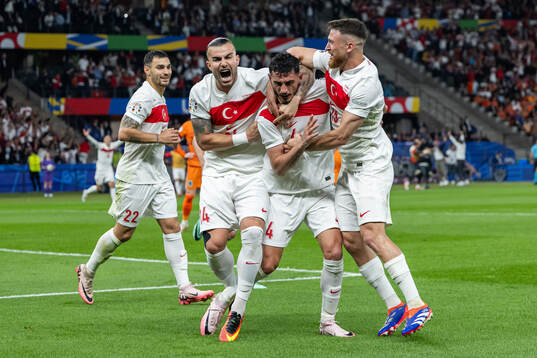 Samet Akaydin of Turkey celebrates