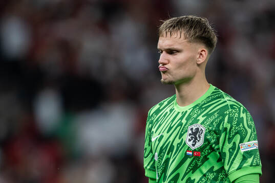 Goalkeeper Bart Verbruggen of Netherlands looks dejected
