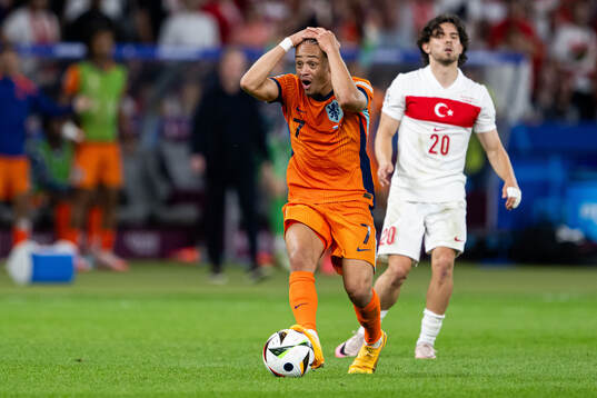 Xavi Simons of Netherlands reacts