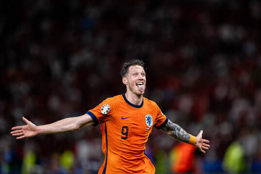 Wout Weghorst of Netherlands celebrates