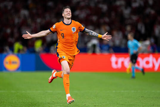 Wout Weghorst of Netherlands celebrates
