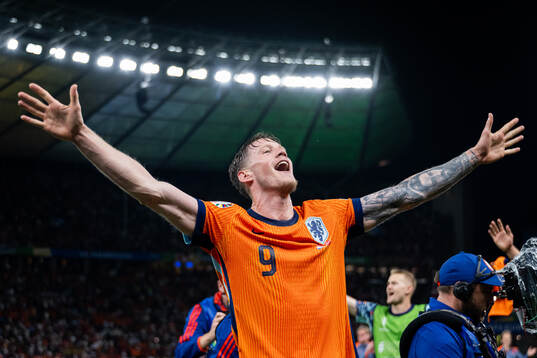 Wout Weghorst of Netherlands celebrate