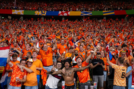 Supporters of Netherlands celebrate