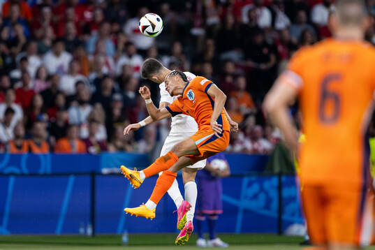 Arda Guler of Turkey and Xavi Simons of Netherlands