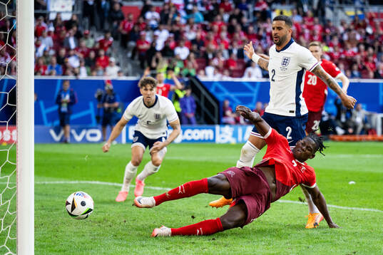 Breel Embolo of Switzerland scores 0-1