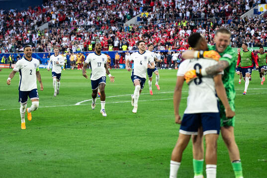 Ivan Toney and Declan Rice of England celebrate