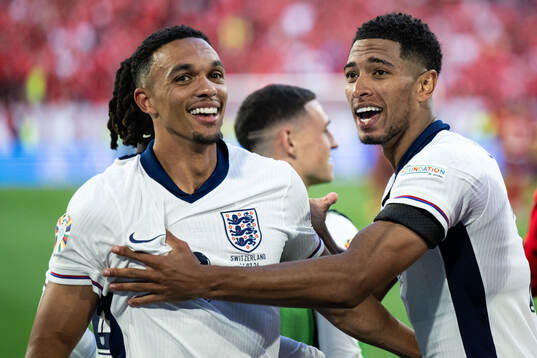 Trent Alexander-Arnold and Jude Bellingham of England