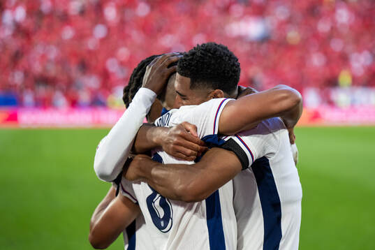 Trent Alexander-Arnold and Jude Bellingham of England