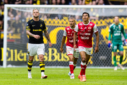 AIKs John Guidetti och Kalmars Romario Pereira Sipiao