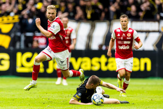 Kalmars Jonathan Ring fintar AIKs Mads Døhr Thychosen