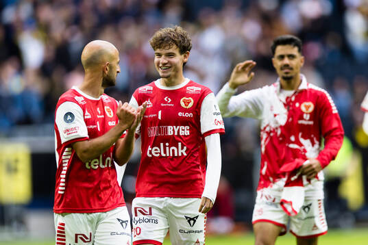 Kalmars 0-1 målskytt, Jacob Trenskow ju blar med Robert