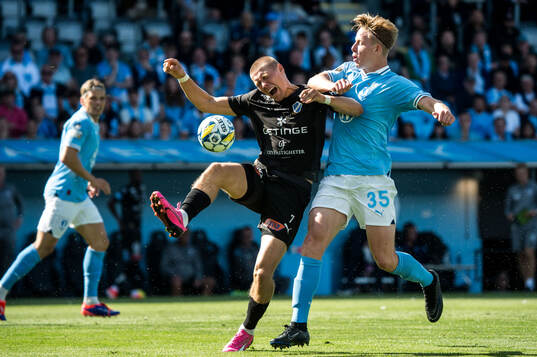 Halmstads Birnir Ingason och Malmö FFs Nils Zätterström