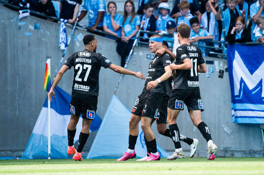 Halmstads Birnir Ingason jublar