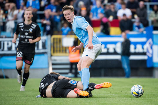 Malmö FFs Nils Zätterström och Halmstads Gabriel